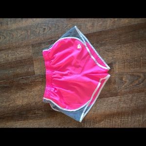 Cute pink and gray shirts 💗